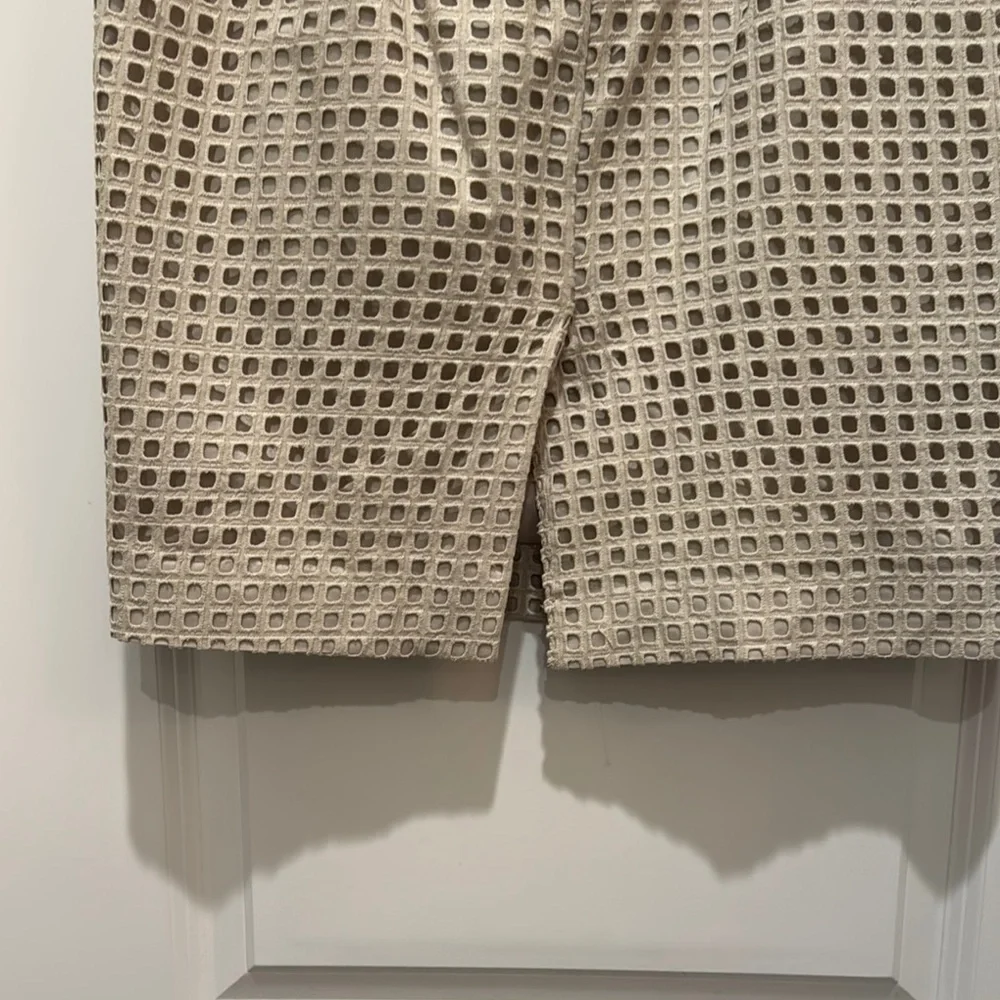 Banana Republic Size 2 Tan Eyelet Pencil Skirt Embellished Knee-Length